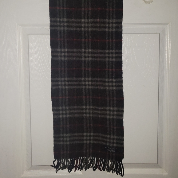 BURBERRY VINTAGE AUTH. NECK SCARF 11X56 INCHES - Picture 12 of 13